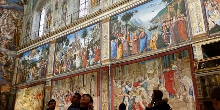 Des Conférences en différé, le Cycle sur les fresques des murs latéraux de La Chapelle Sixtine : Les tapisseries, L'ENREGISTREMENT PENDANT 7 JOURS