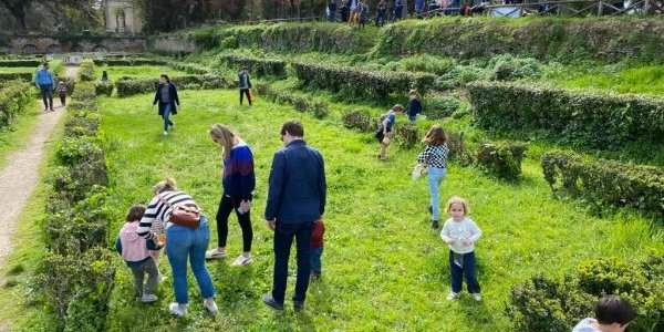 La chasse aux oeufs et apéro cool à Villa Borghese