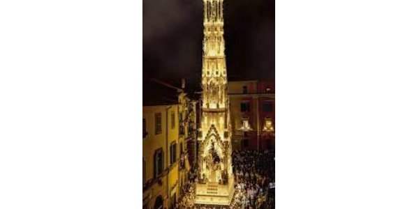 La Macchina di Santa Rosa : entre tradition, foi, art et prouesse humaine 