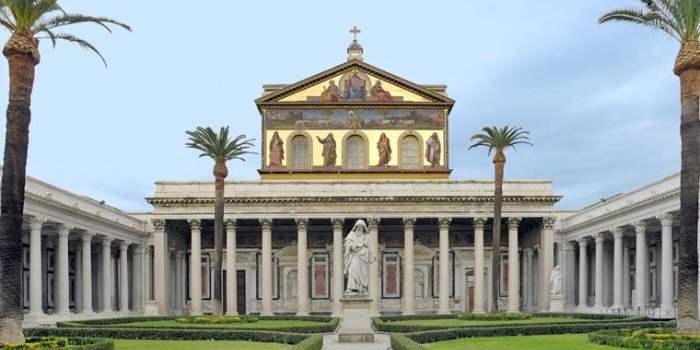 Des Lieux Incontournables : la basilique papale de Saint-Paul-Hors-des-Murs et sa nécropole