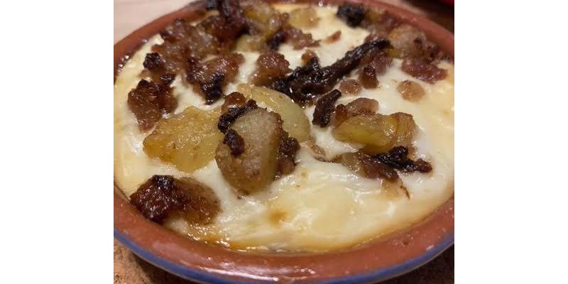 Potiron gratiné avec saucisse, champignons et châtaignes